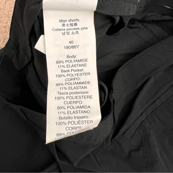 Oakley Black Regular Fit Shorts Size 40 - Picture 4 of 6